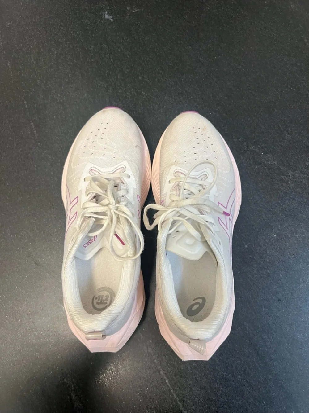 ASICS - Picture 4 of 5